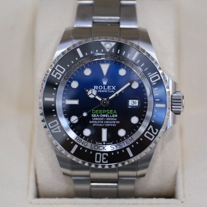 95新 Rolex/劳力士 深海使型126660渐变蓝鬼王2022年表链贴膜44MM