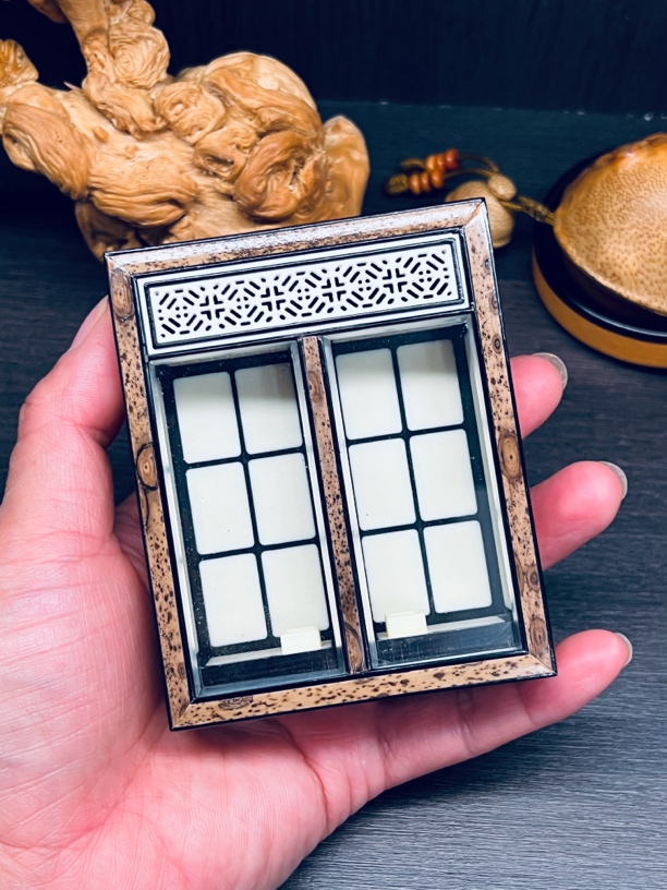 张圣林梅鹿竹双格内嵌竹蛉金钟盒9.3*7*2.7