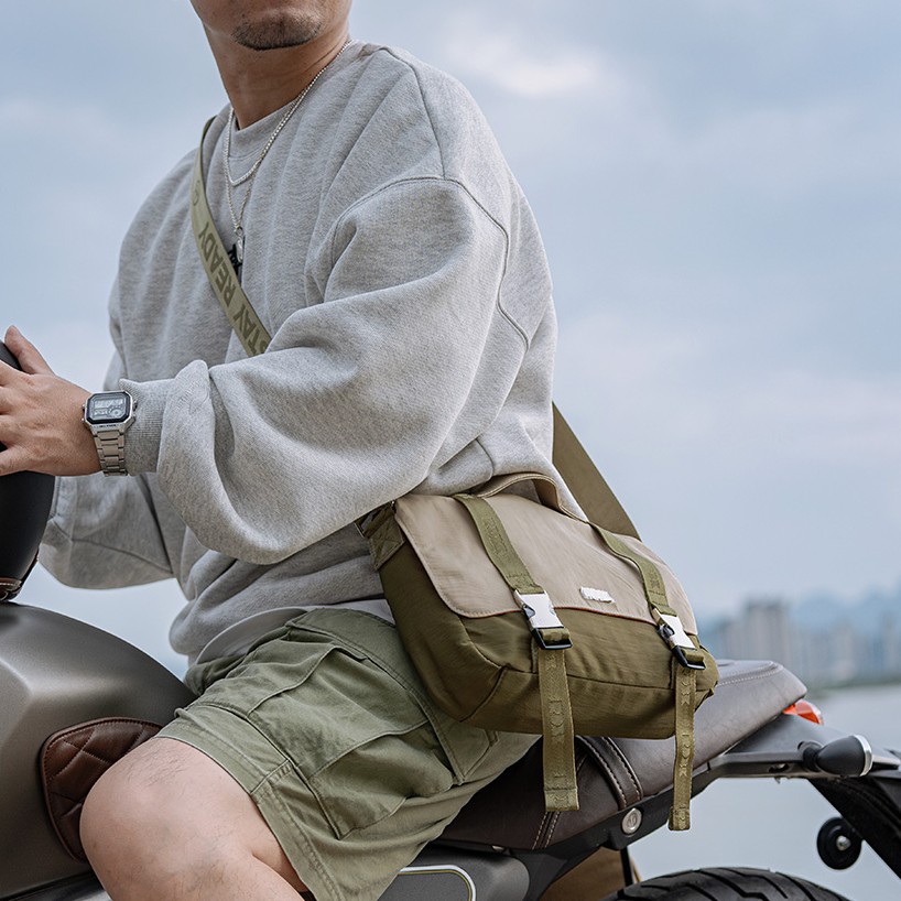 RDBK高级感斜挎通勤包包工装百搭日系邮差包可装iPad学生党上课包