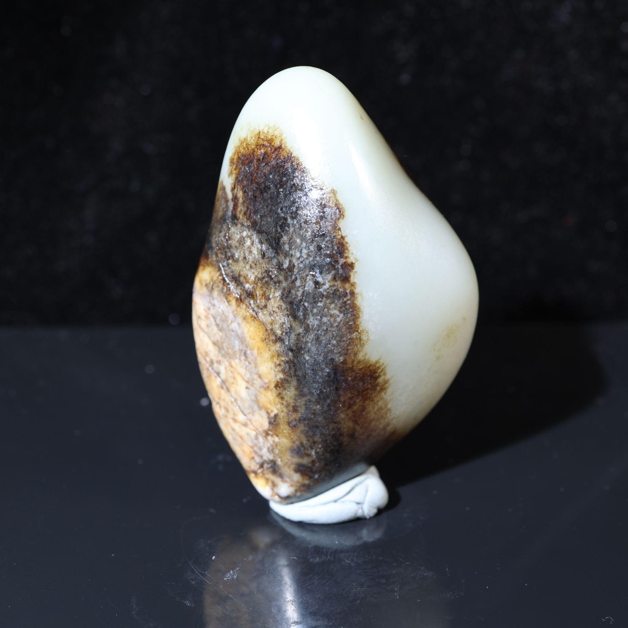 和田玉原石聚黑皮100克