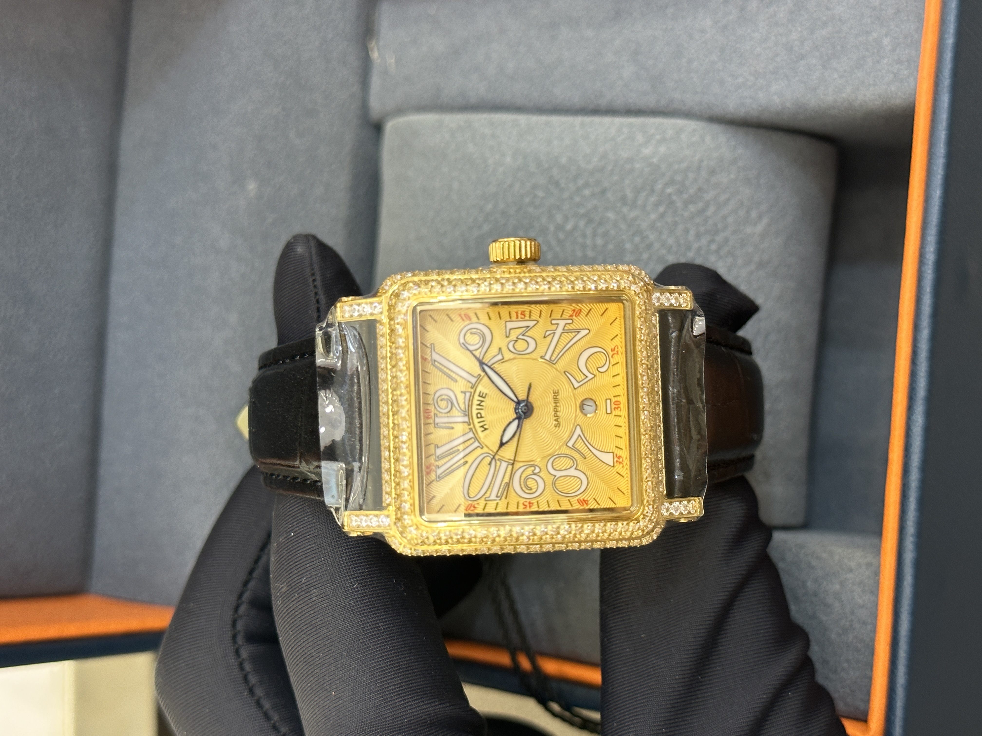 Valliani Jewelers  西谱尼足金腕表