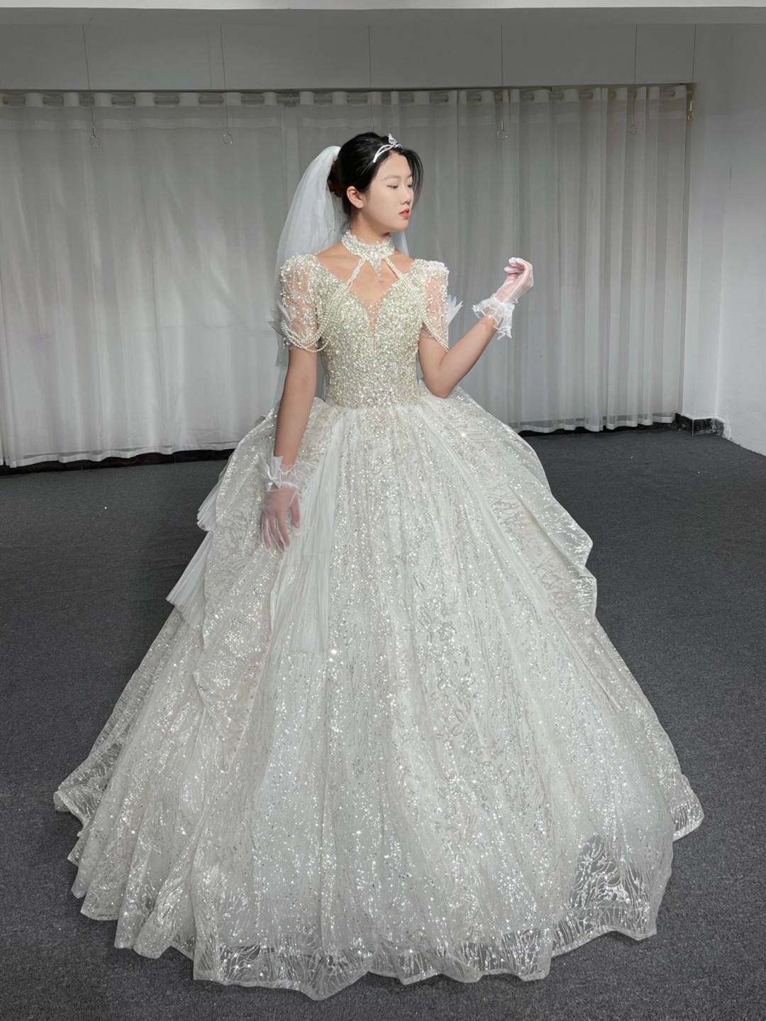 婚纱公主白色婚纱演出服齐地气质钉珠重工复古短袖V领蓬蓬纱