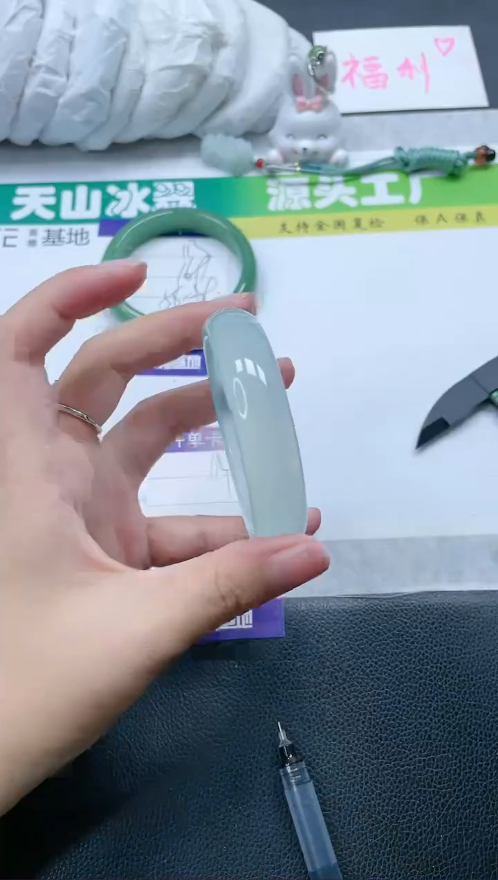 【闪购商品】石英质玉手镯未镶嵌114-58