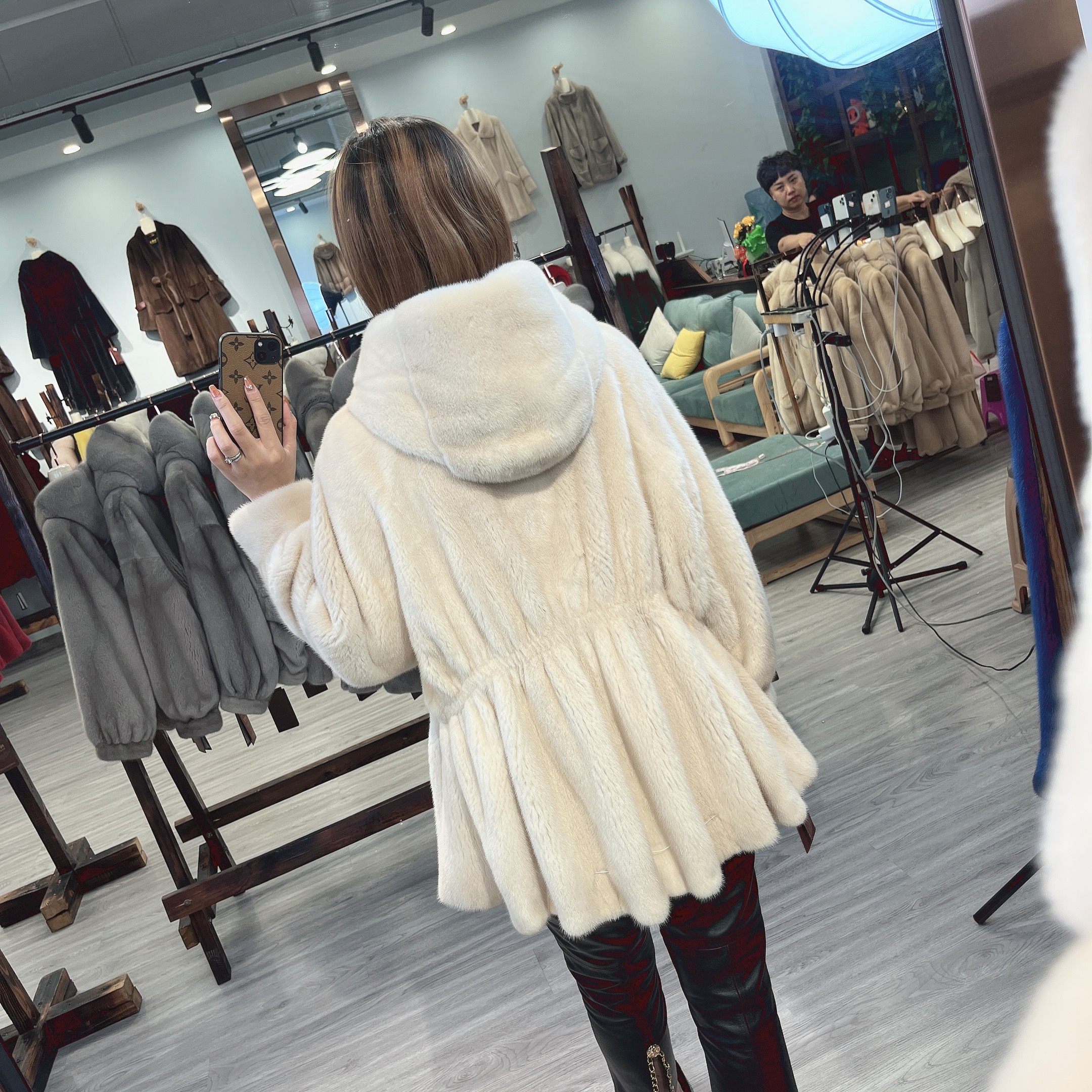  NALANFEI/纳澜菲 2109#紫金短二貂皮外套