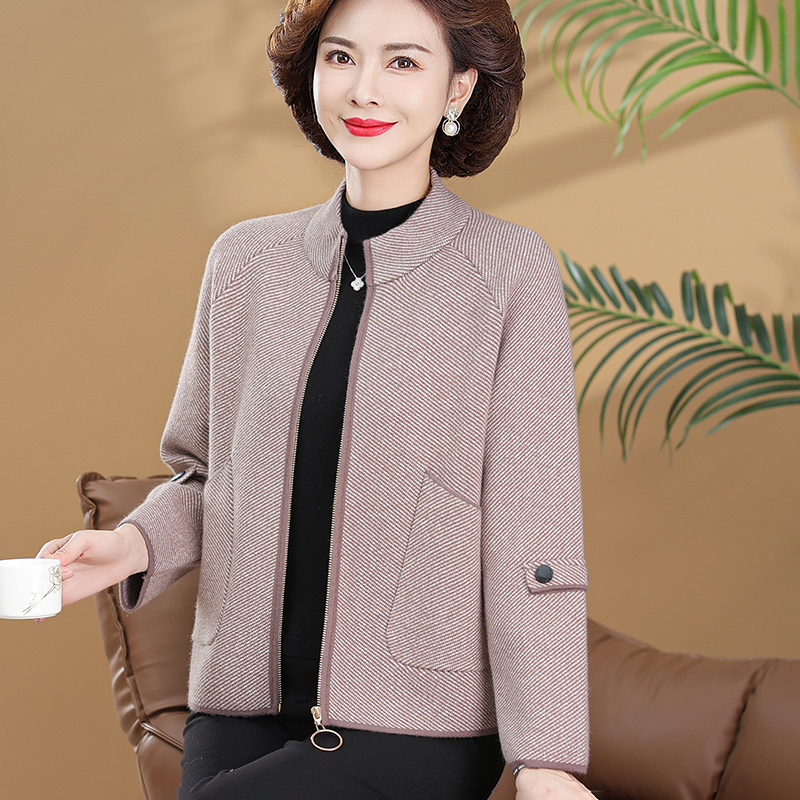 2024新款妈妈秋冬装毛呢短款外套小个子中老年女洋气针织开衫上衣