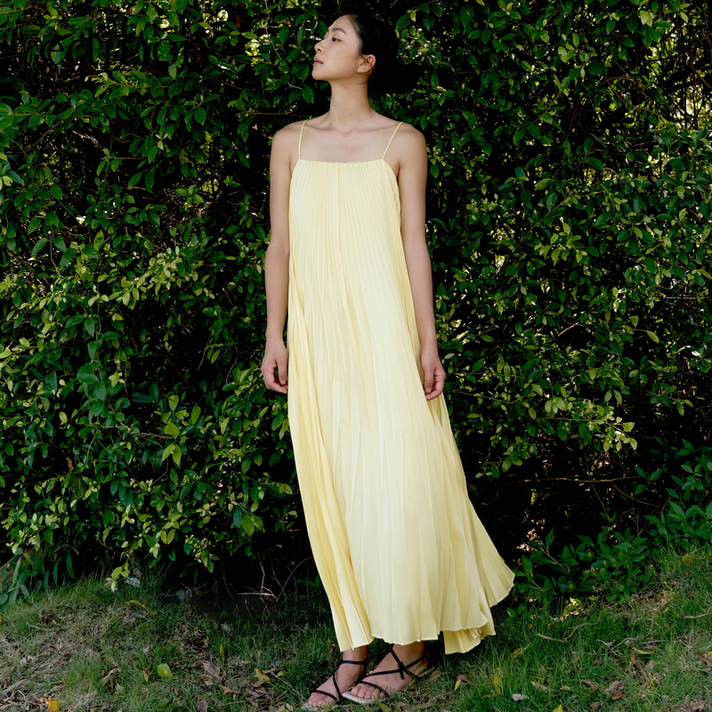 【商场同款】edition度假风压褶缎面一字领吊带连衣裙#EBC2DRS012