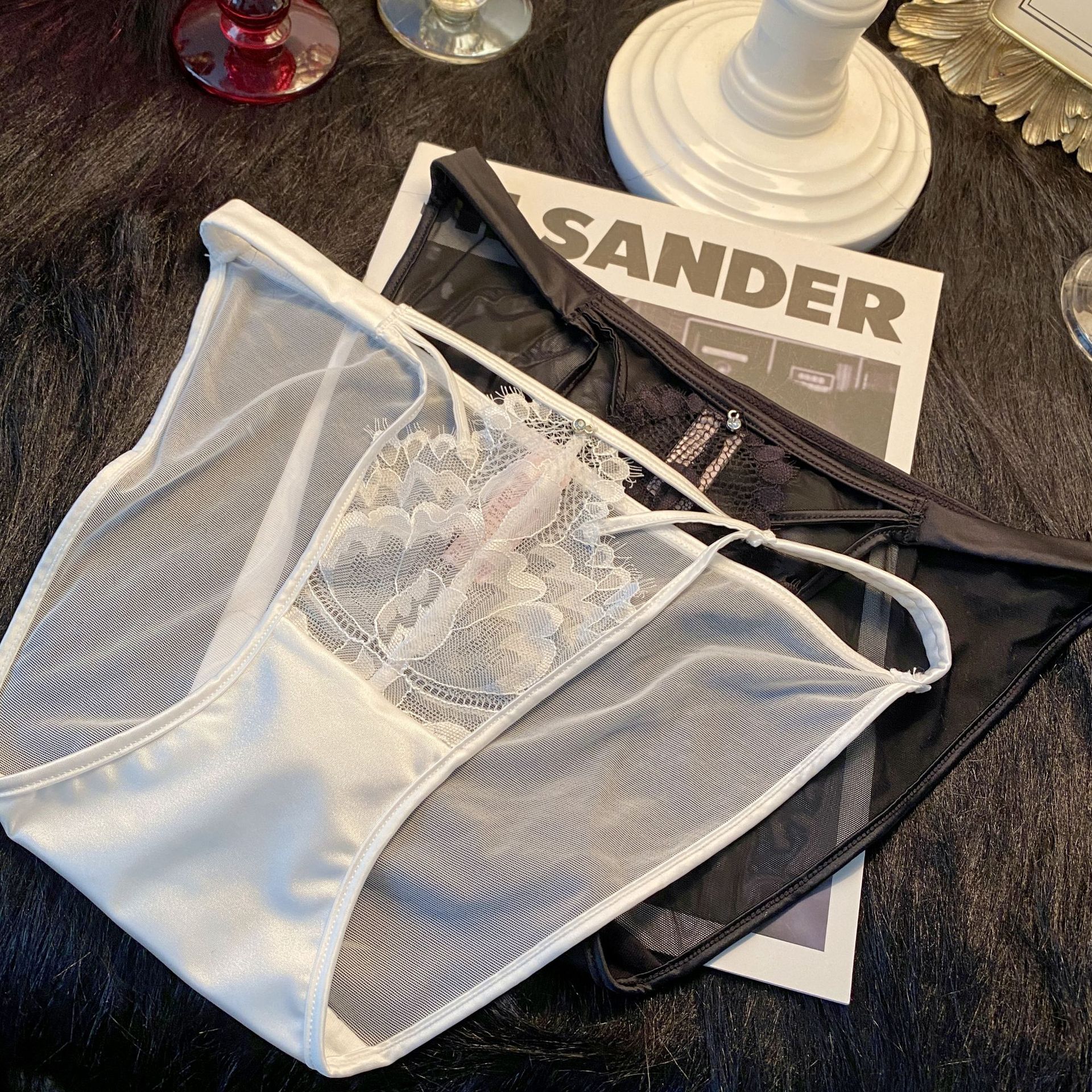 法式轻奢蕾丝女舒适性感纯欲风薄款透气棉档低腰无痕三角裤