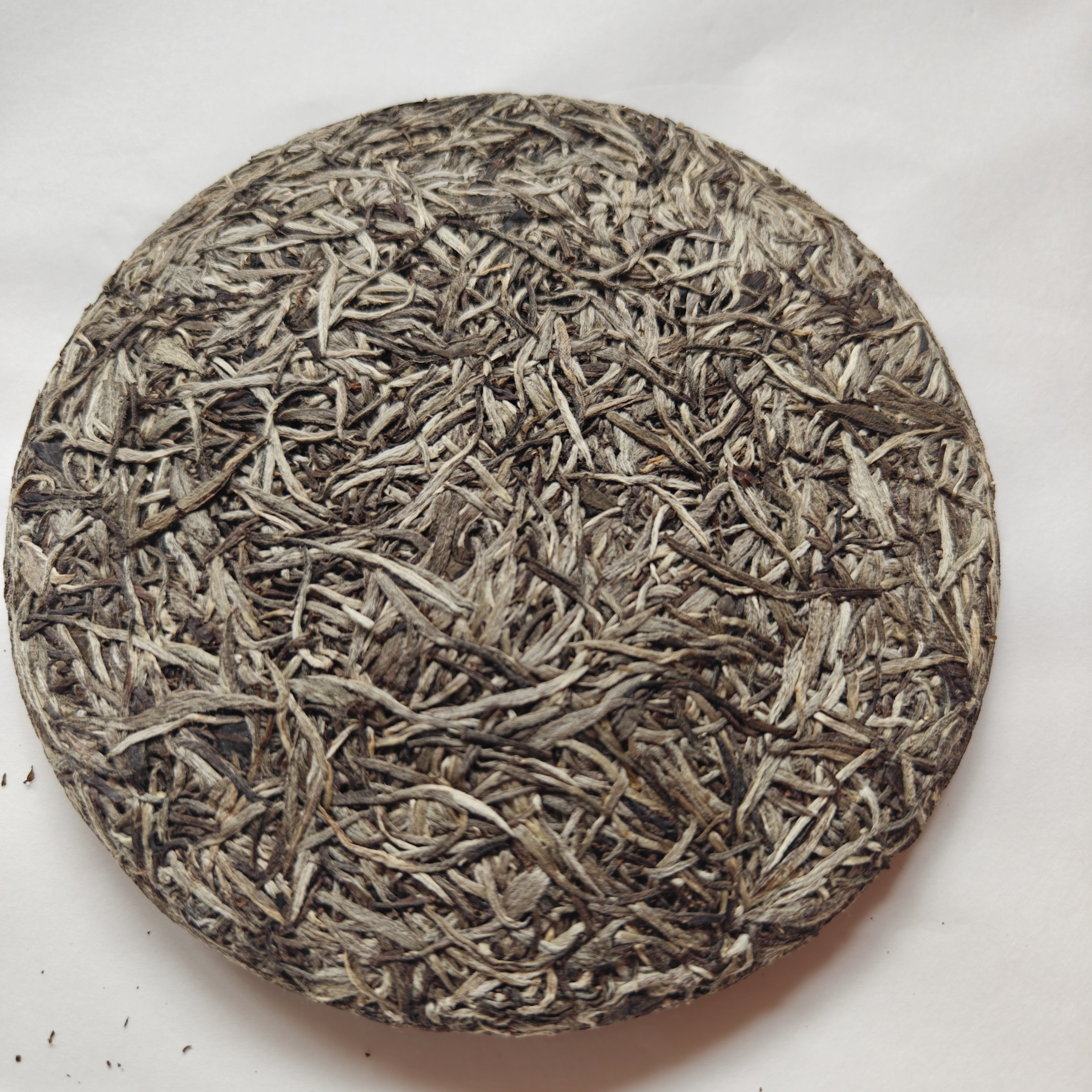 2022年政和白茶.银针饼300克裸饼装厂家直销