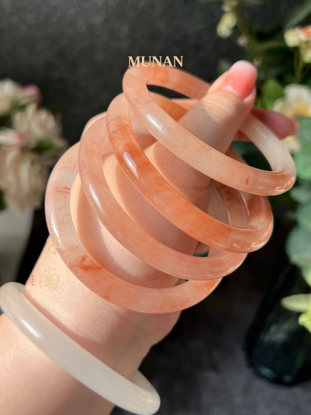 新疆石英质玉手镯