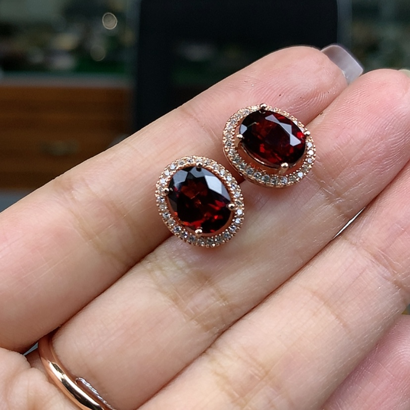 【闪购商品】石榴石耳饰银S925镶嵌