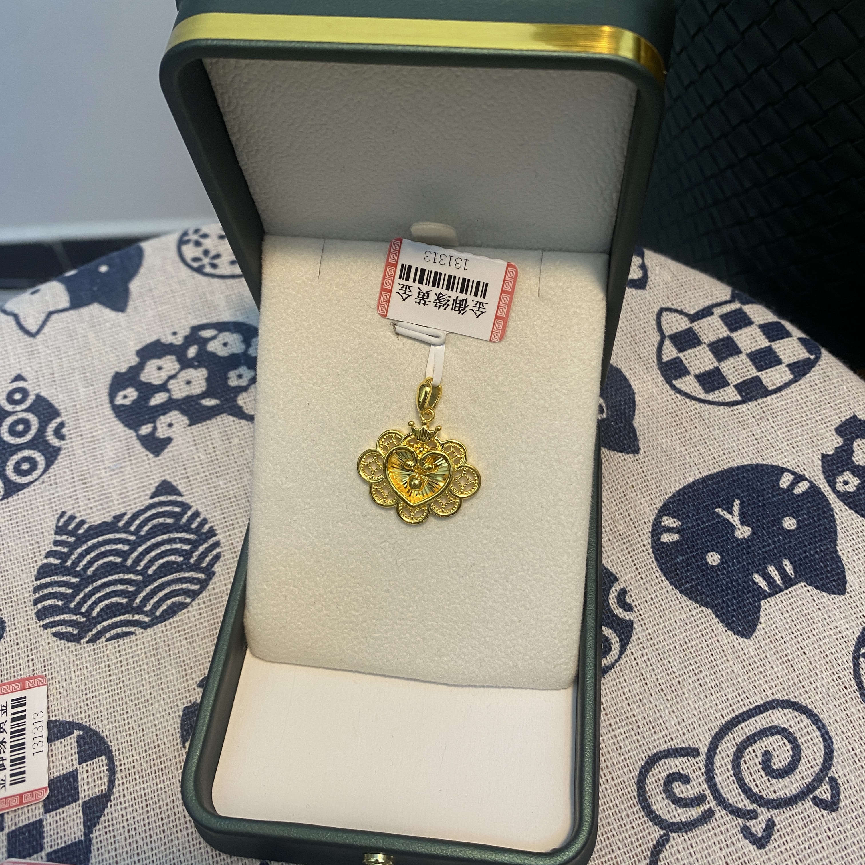 金御缘0工费足金999.9爱心祥云吊坠