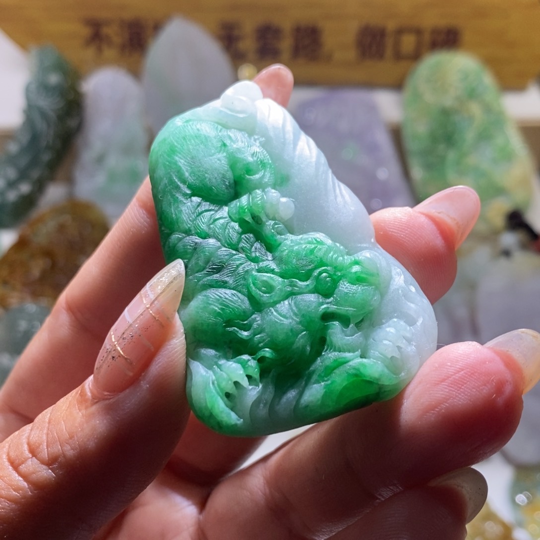 【闪购商品】翡翠颈饰未镶嵌虎