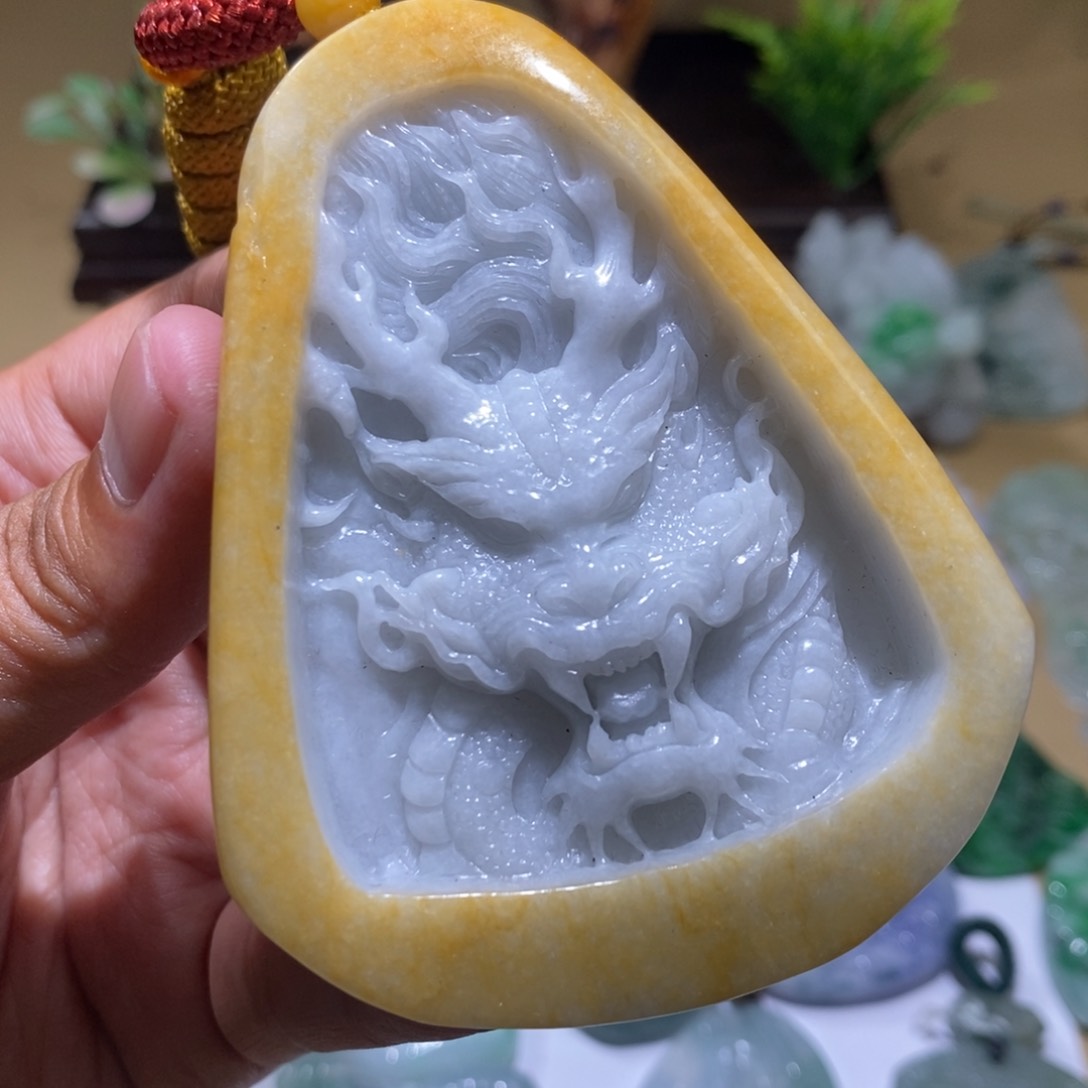 【闪购商品】翡翠颈饰未镶嵌龙牌