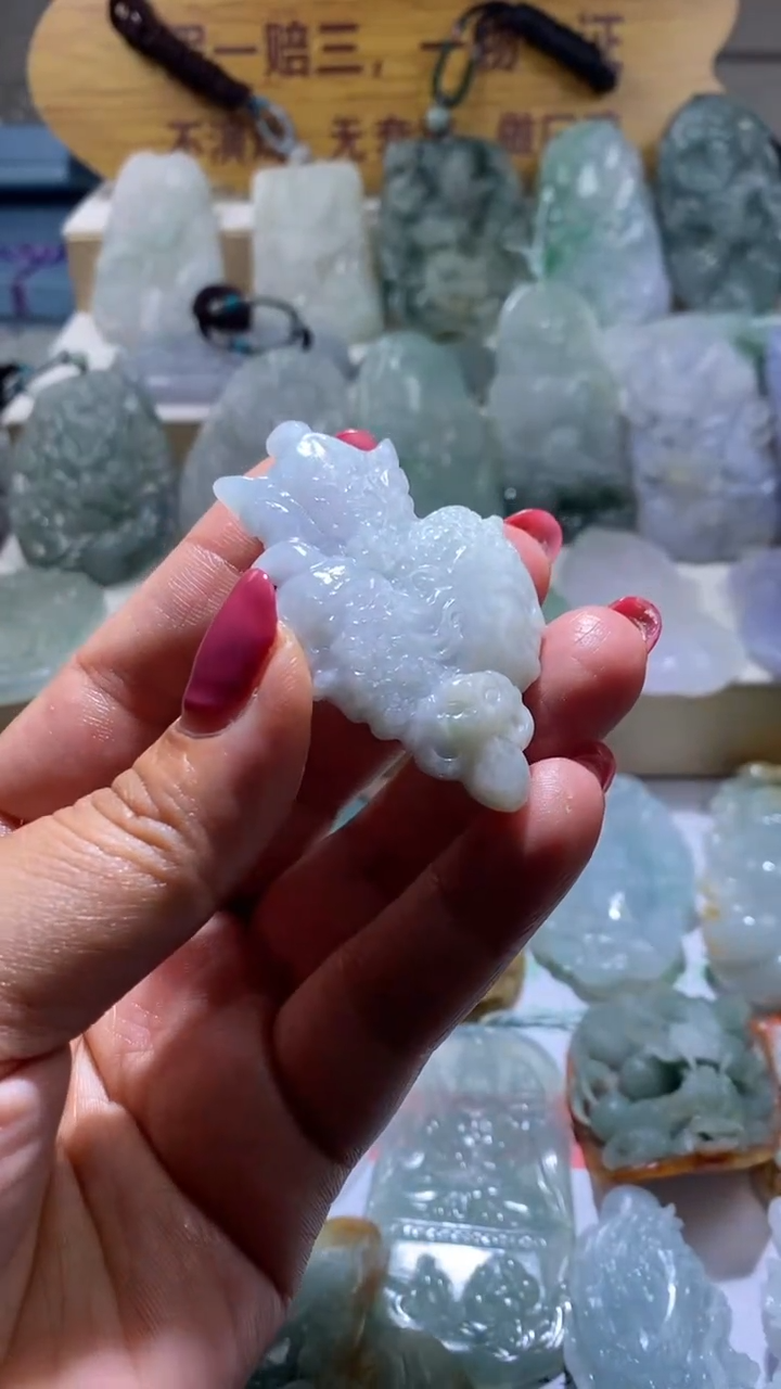 【闪购商品】定制翡翠未镶嵌吊坠