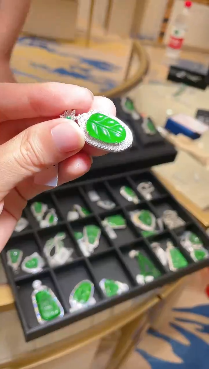 【闪购商品】翡翠吊坠银S925镶嵌13876天然翡翠A货吊坠多样性发