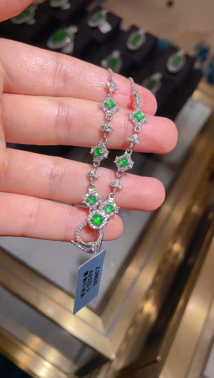 【闪购商品】翡翠项链银S925镶嵌13858天然翡翠A货项链多样性发