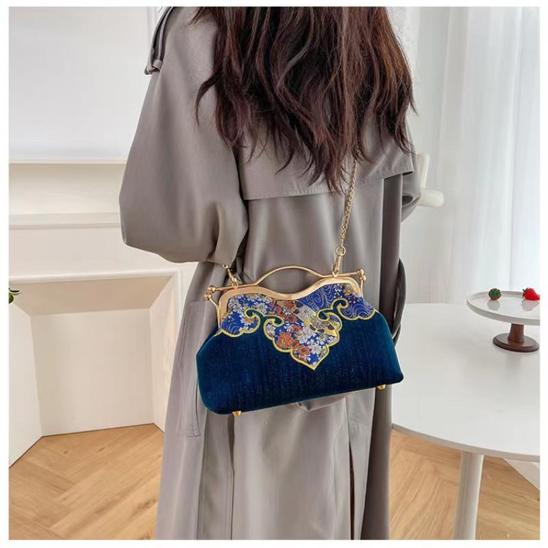 A101805,丝绒盘金绣中国风国潮女包斜挎包旗袍包
