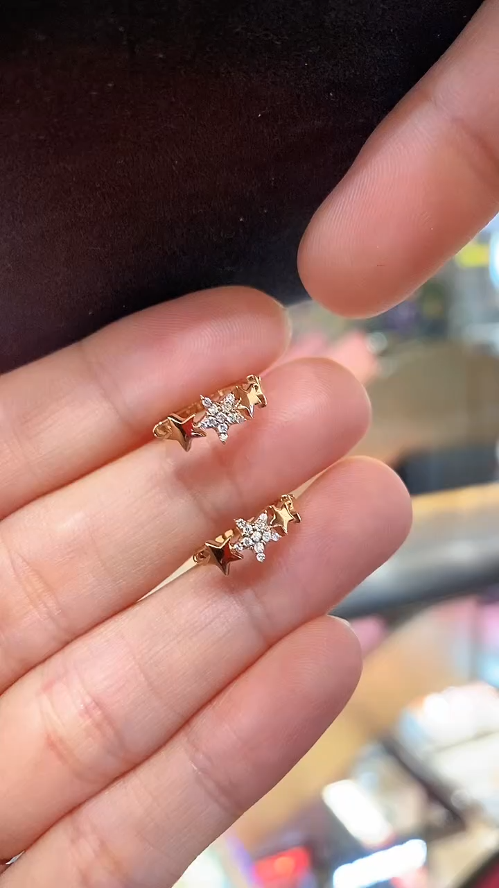 【闪购商品】钻石耳饰18K金镶嵌星星耳圈