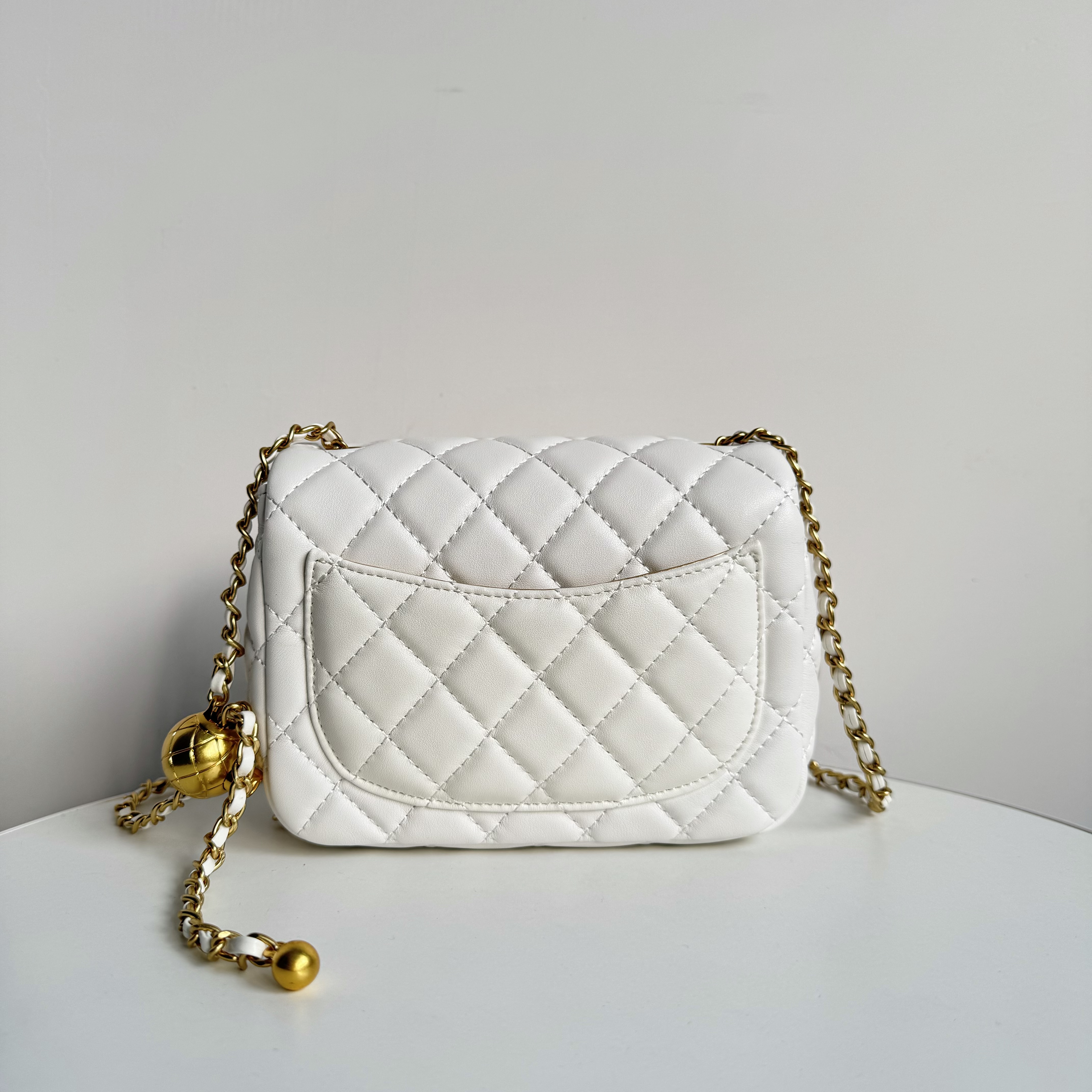 经典白色百搭时尚链条斜挎包