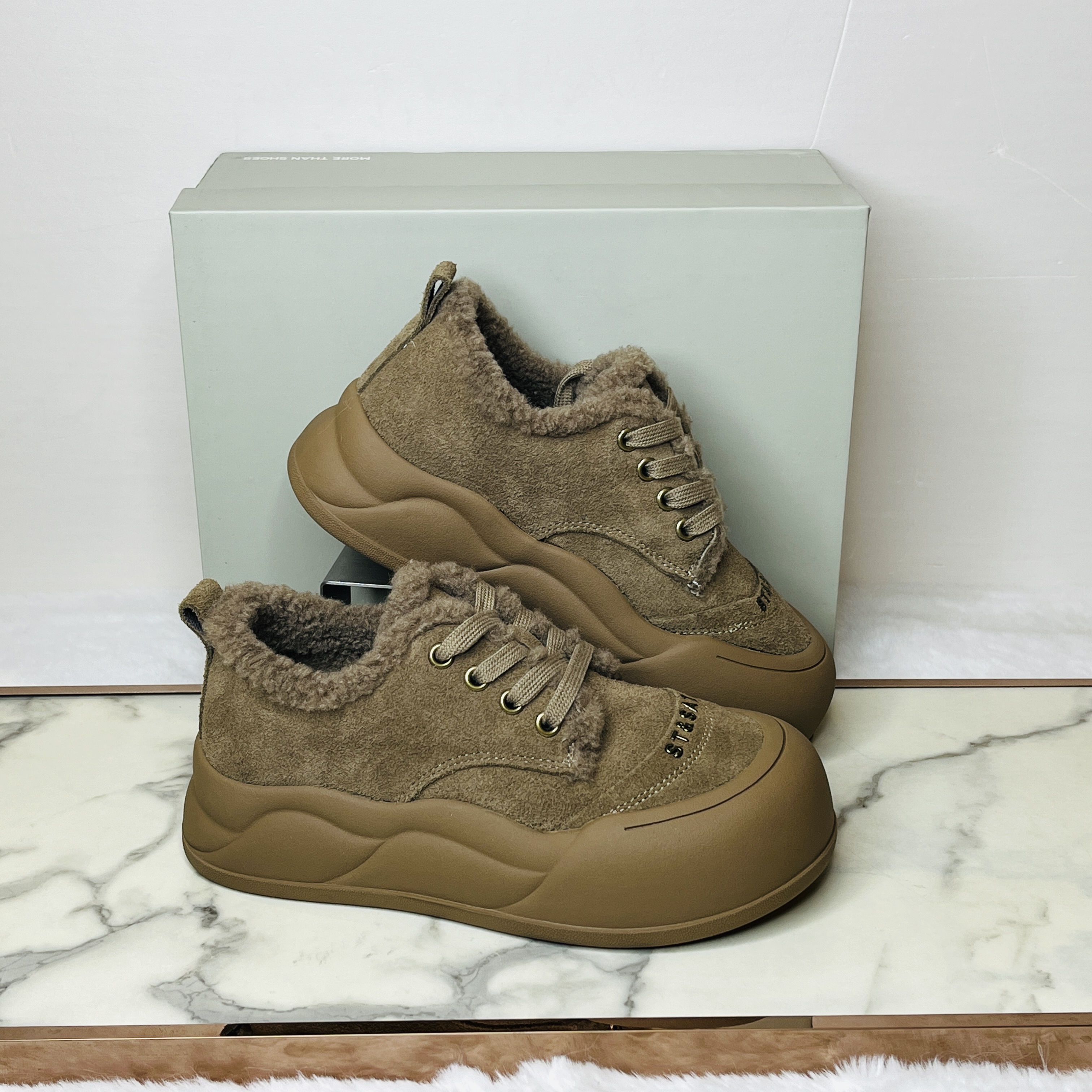 星期六时尚百搭厚底休闲鞋女2024年冬季新款保暖舒适加绒毛毛鞋