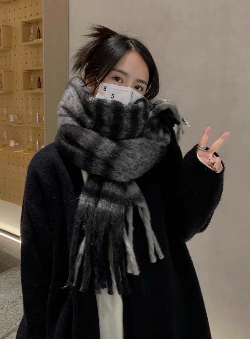 美女秋冬韩版新品仿羊绒格子围巾百搭时尚围巾加厚保暖围脖女学生