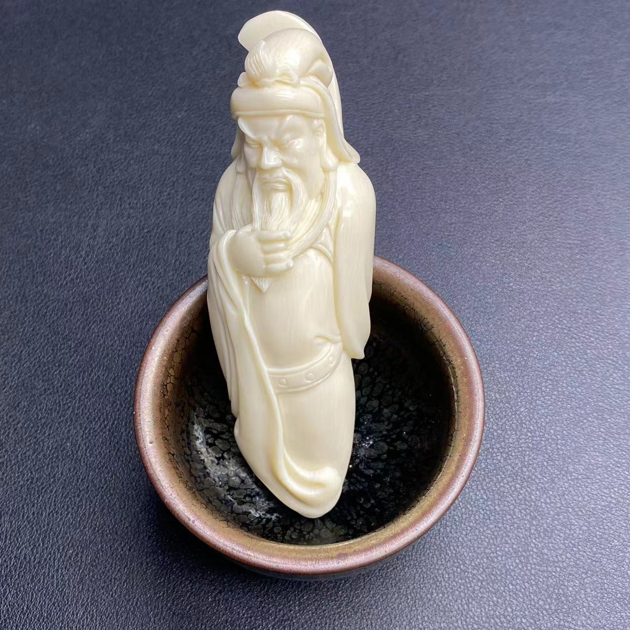 冻土层冰冻万年关公手把盘碗把玩