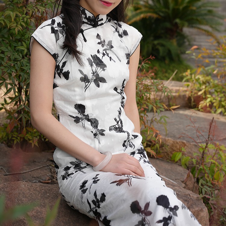 三两枝减龄黑白配色双层抗皱旗袍中式连衣裙立领女装日常复古夏季