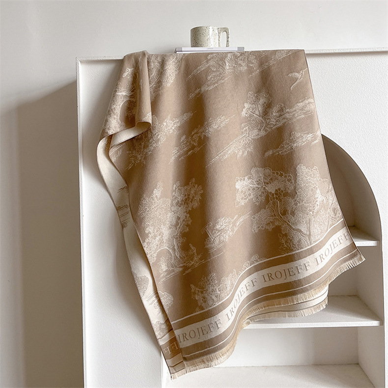 秋季薄款双面提花披肩奶茶色高级感百搭办公室防冷风印花围脖围巾