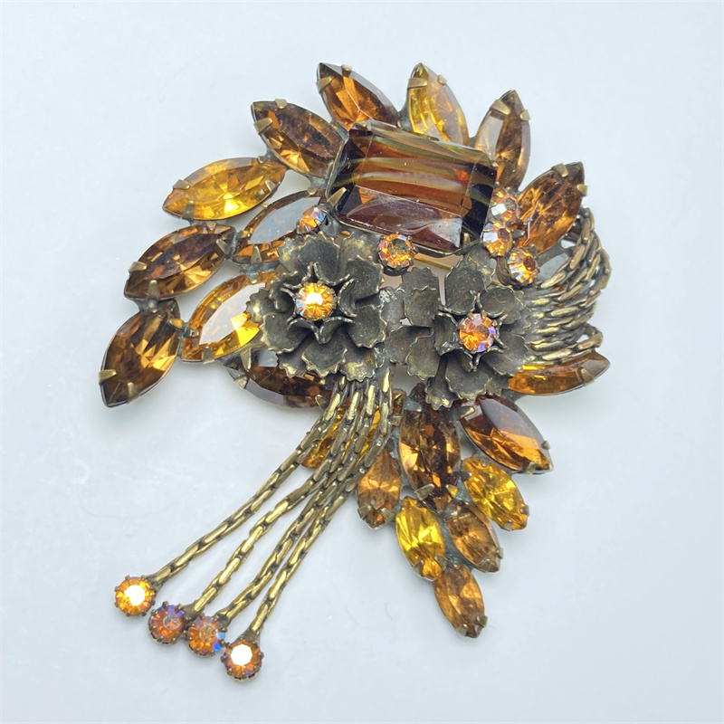 合金胸针 咖色流苏胸针2-12【2061114-039】