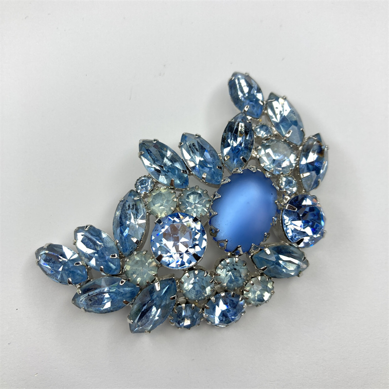 合金胸针 continental蓝色月牙胸针1-12【2061202-033】