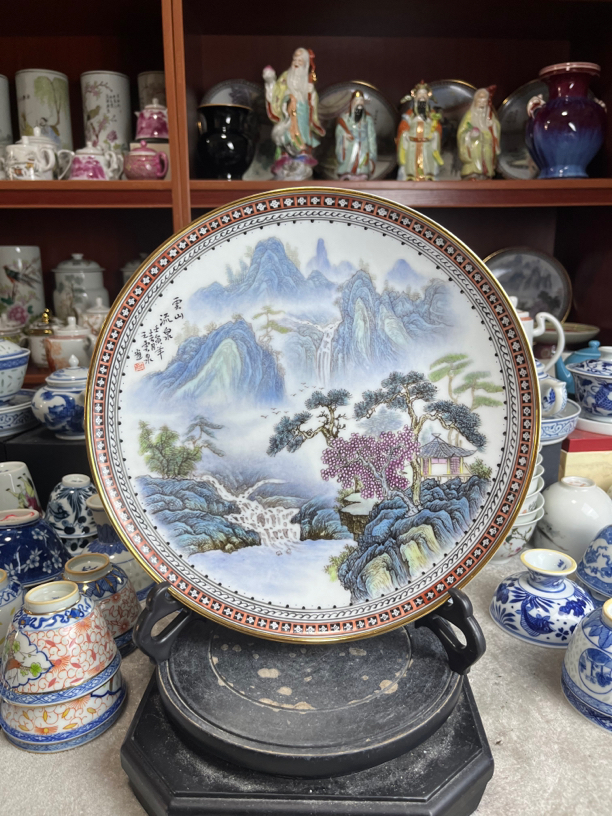 粉彩手绘山水赏盘直径27公分