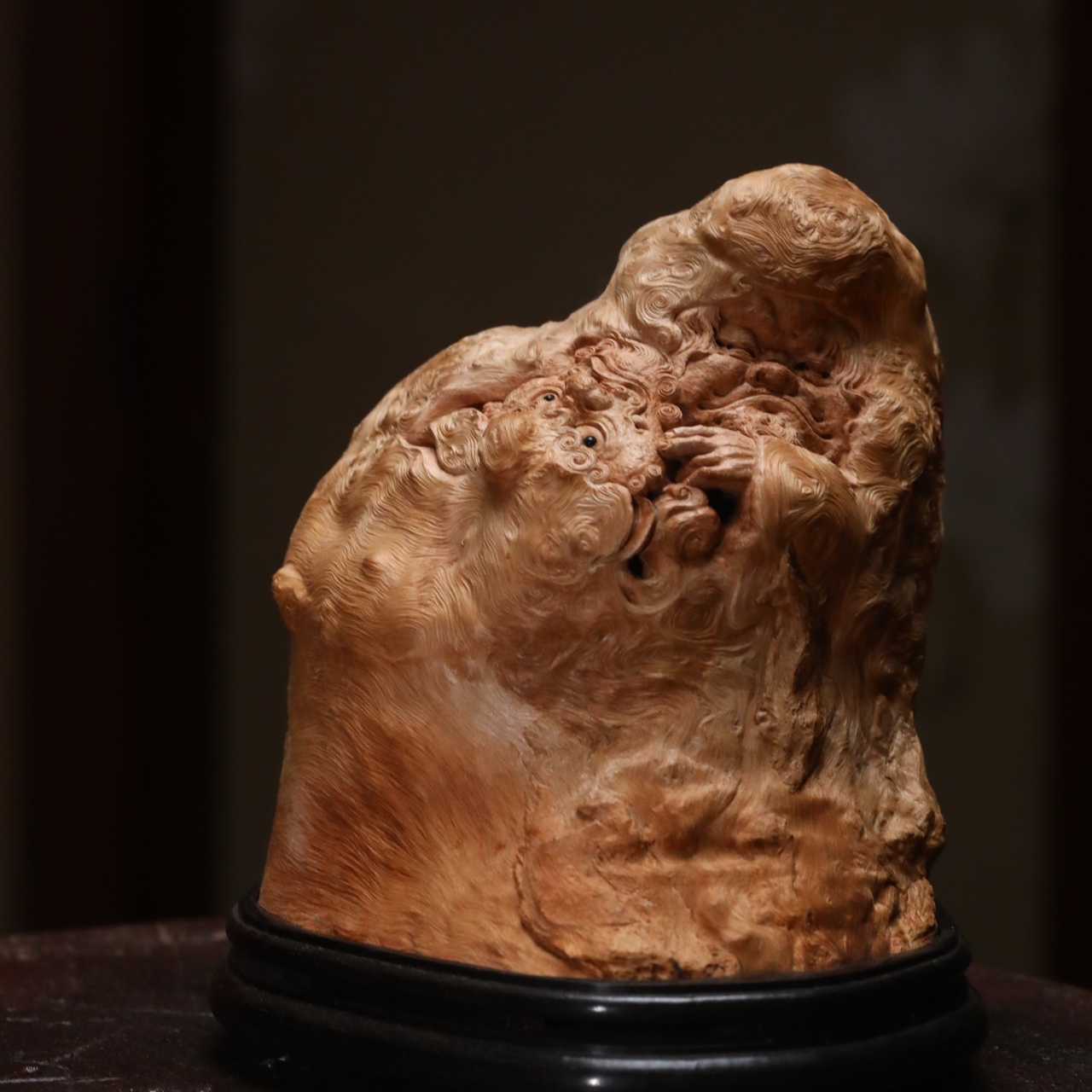 罗汉戏狮罗汉清净不染寂照真如以疏简练达的线条表现清寂无碍气韵