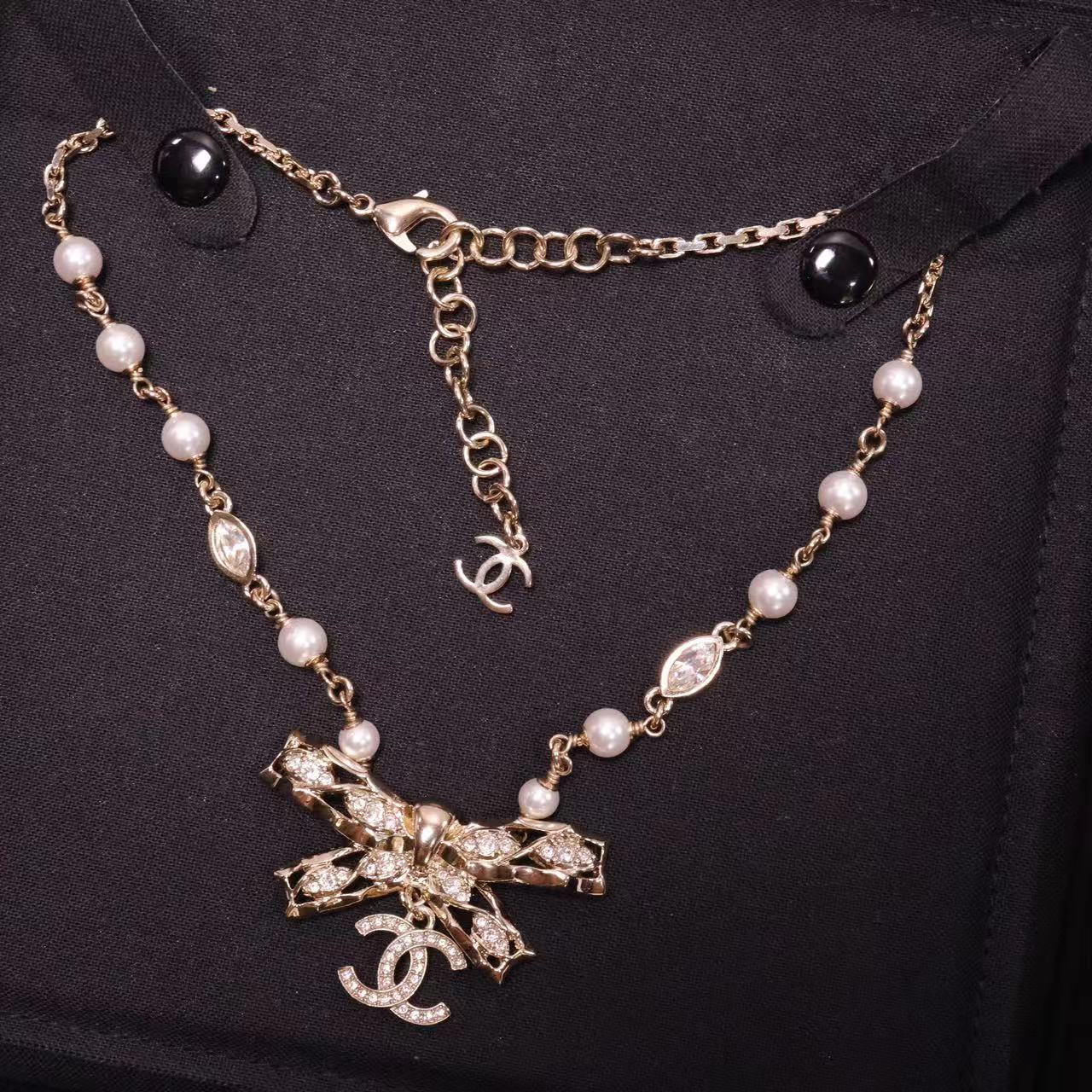 全新未使用 Chanel/香奈儿 24B金色蝴蝶结满钻双c珍珠项链 05940