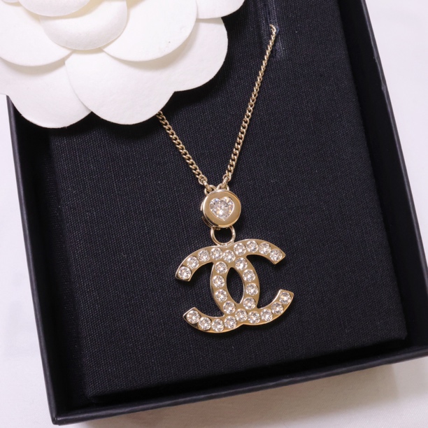 全新未使用 Chanel/香奈儿 24B金色满钻双c吊坠项链 05827