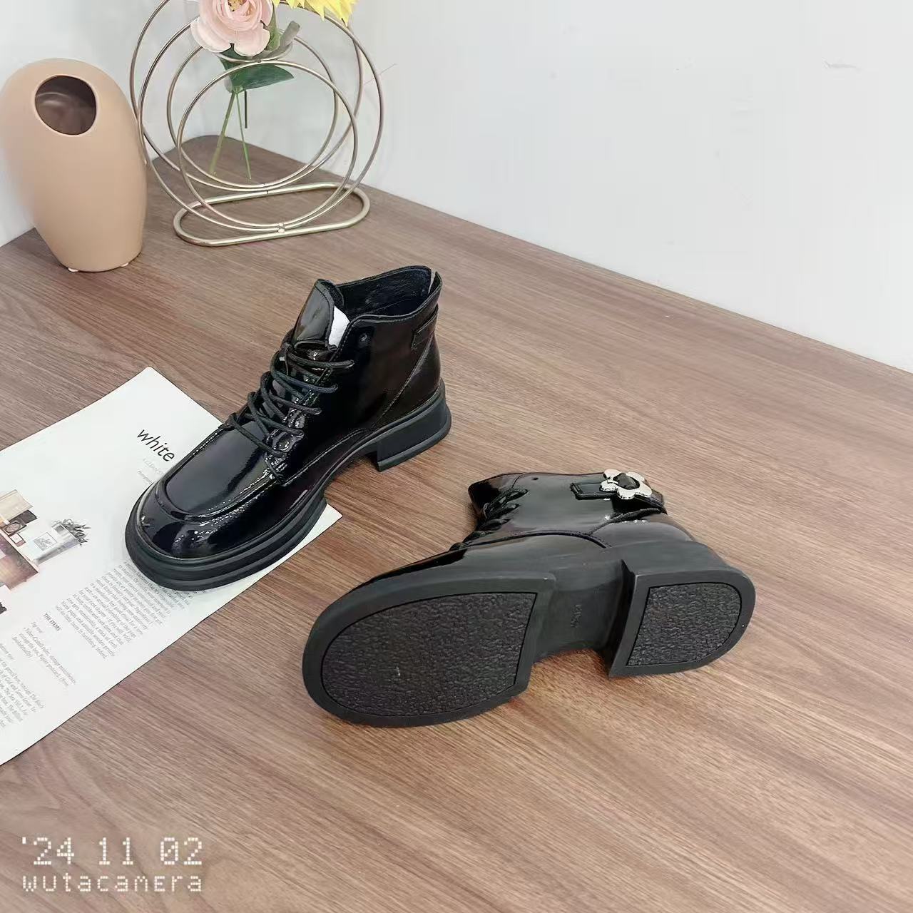 新款时尚百搭圆头系带休闲厚底系带马丁靴加绒66231