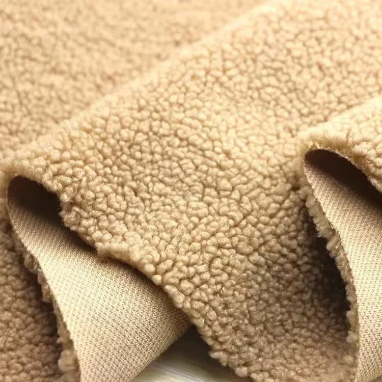 各种服装布料。专做衣服裤子，卫衣，保暖衫，大块布