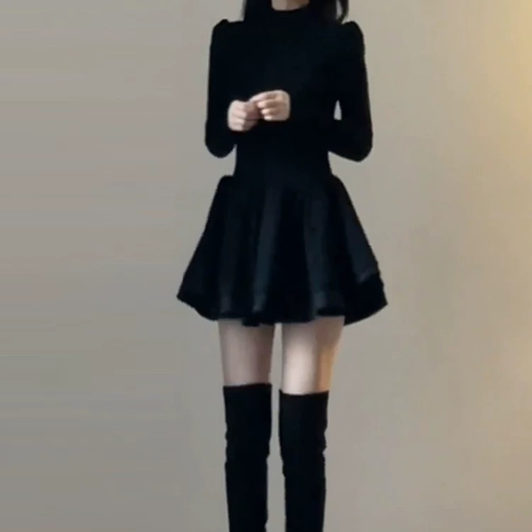 高个子公主风小黑裙初春季连衣裙子加长版茶歇法式短裙气质蓬蓬裙