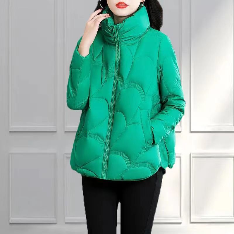 羽绒服女短款白鸭绒2023年新款韩版大码宽松冬季保暖妈妈外套洋气