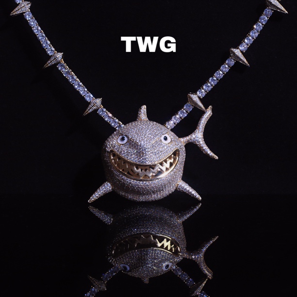 铜合金合成锆石项链 TWG说唱同款大号嘻哈鲨鱼吊坠满钻镶锆石项链