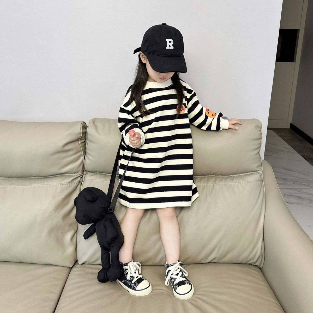 2023秋季新款女童笑脸中长款卫衣裙宝宝洋气条纹休闲长袖连衣裙潮