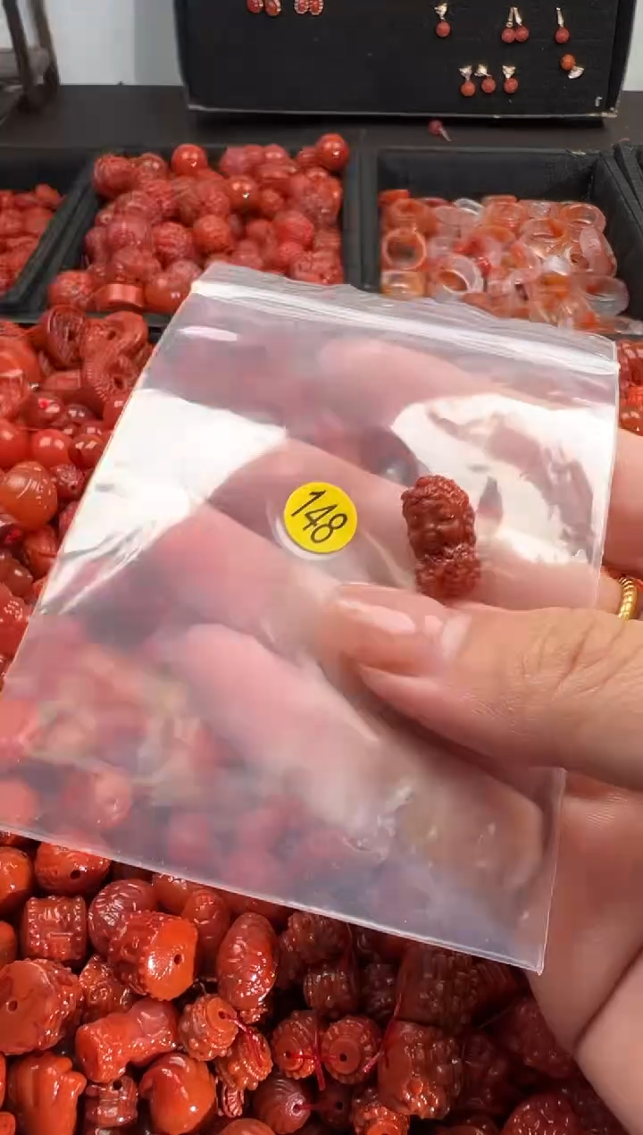 【闪购商品】南红玛瑙颈饰未镶嵌1