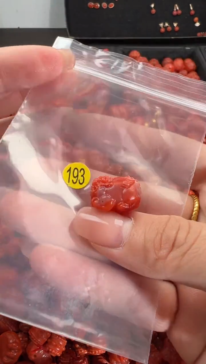 【闪购商品】南红玛瑙颈饰未镶嵌1