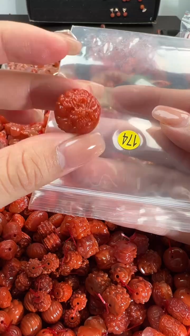 【闪购商品】南红玛瑙颈饰未镶嵌1