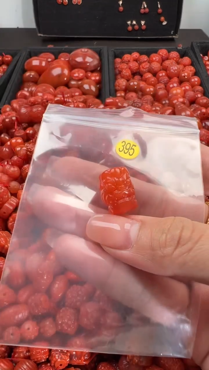 【闪购商品】南红玛瑙颈饰未镶嵌1