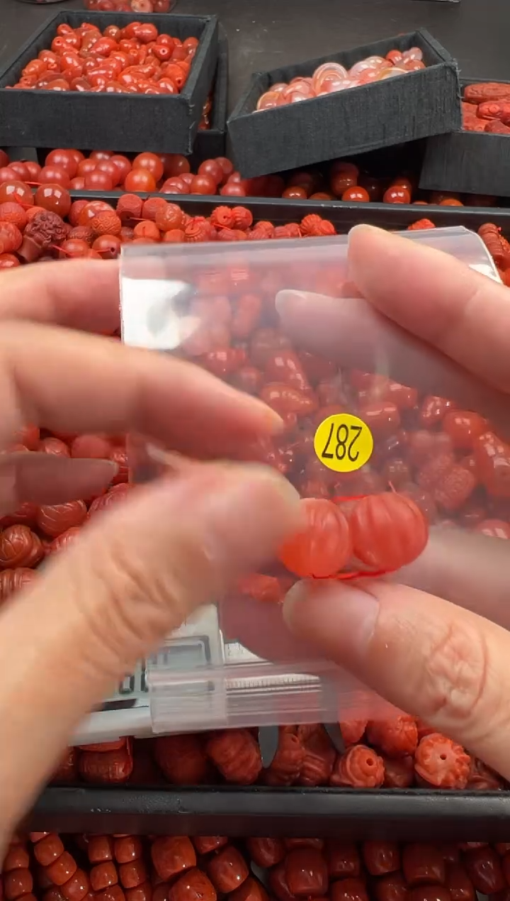 【闪购商品】南红玛瑙颈饰未镶嵌1