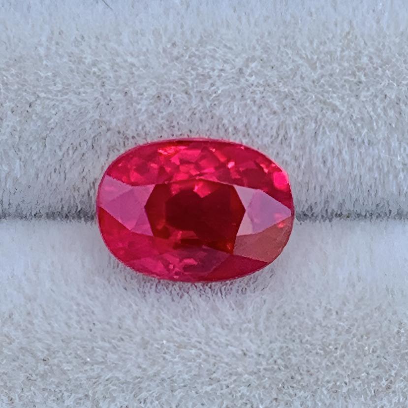 天然缅甸红宝石1.05ct强荧光鸽血红不黑不暗玻璃体颜色鲜艳戒指