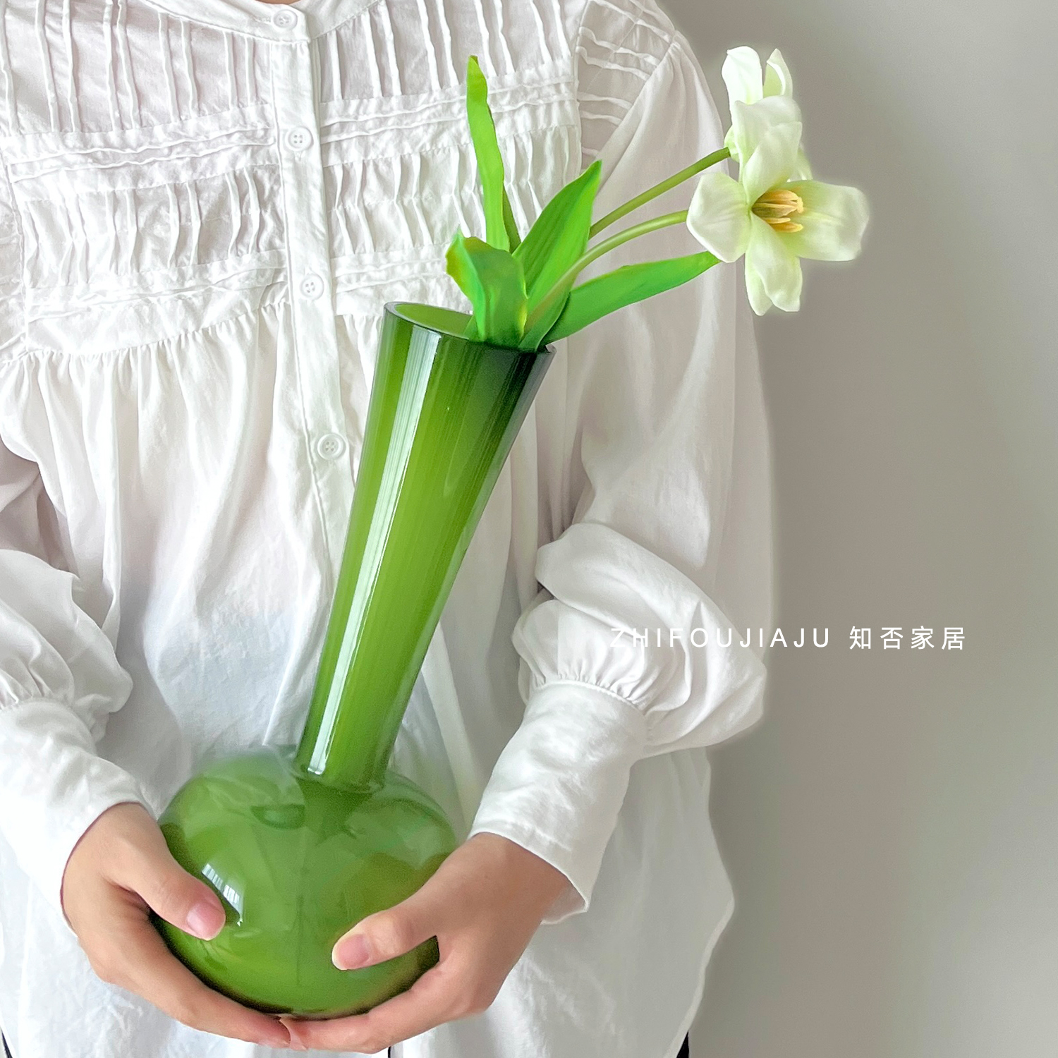 法式天鹅长颈芬顿中古天鹅颈琉璃花瓶高级感橄榄绿芬顿花器摆件