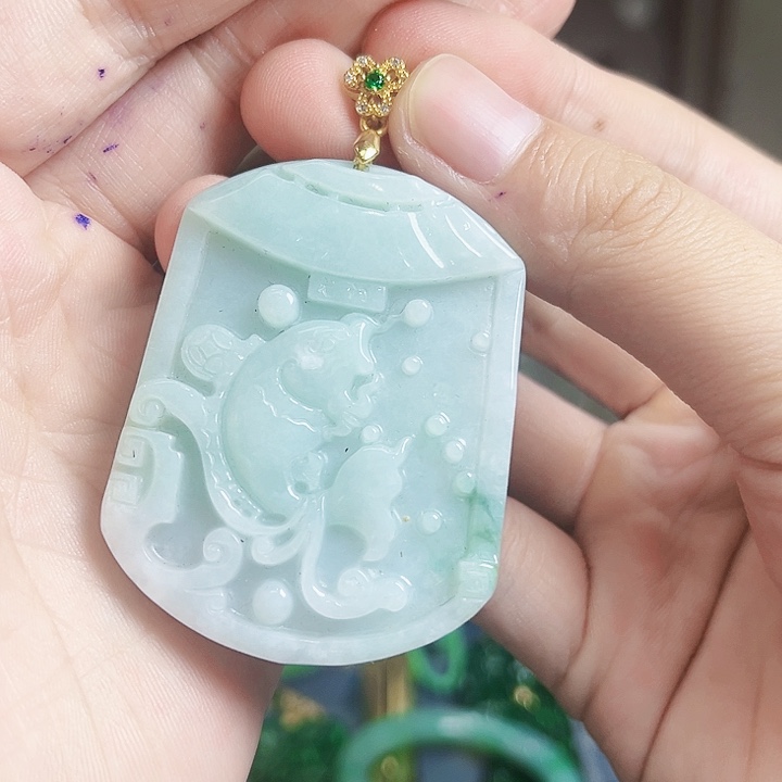 翡翠手饰未镶嵌吊坠