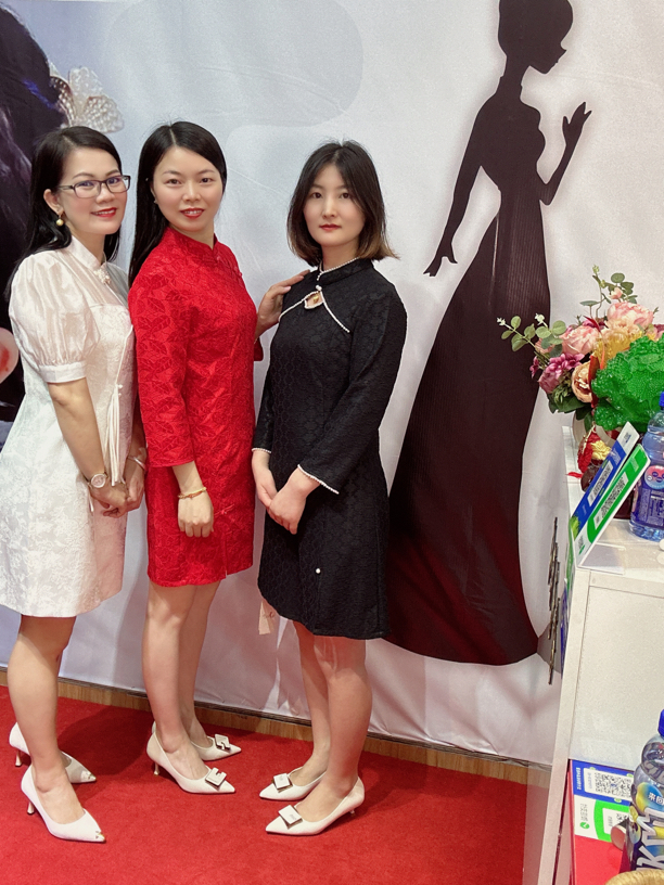 旗袍气质红色中国风中式，修身秋冬连衣裙ins以主播手中实物为准