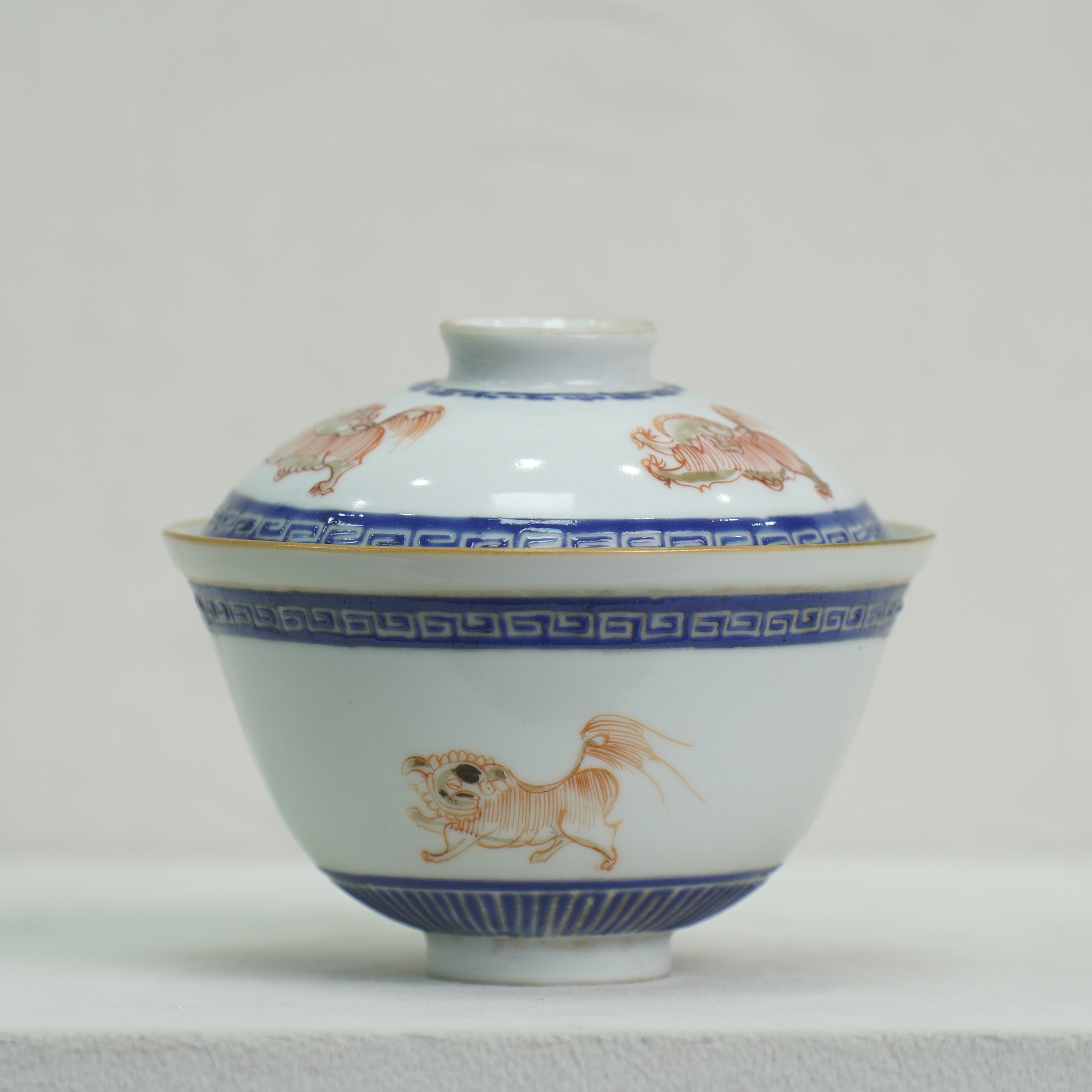 【乾隆】蓝料矾红事事如意天地盖碗